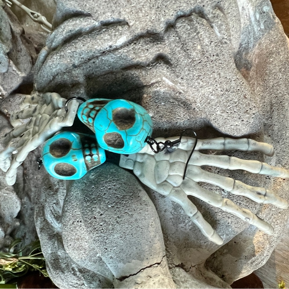 Skelly Hands View 6